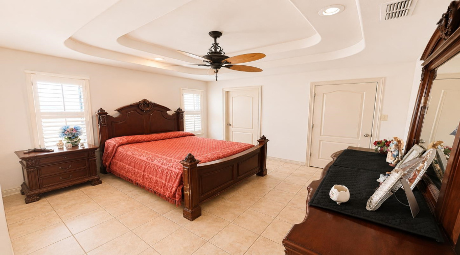 1902 Delmar St., Zapata, Texas 78076, 6 Bedrooms Bedrooms, 8 Rooms Rooms,2 BathroomsBathrooms,Residential,For Sale,1902 Delmar St.,20263895
