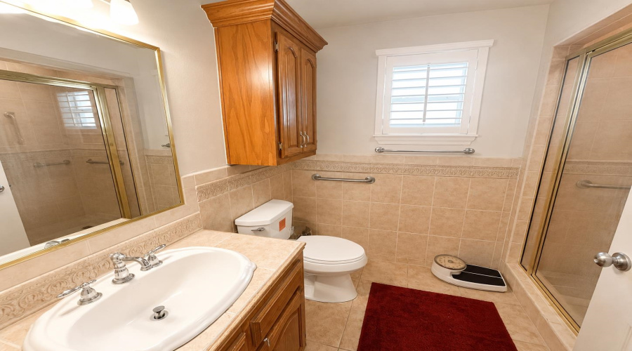 1902 Delmar St., Zapata, Texas 78076, 6 Bedrooms Bedrooms, 8 Rooms Rooms,2 BathroomsBathrooms,Residential,For Sale,1902 Delmar St.,20263895