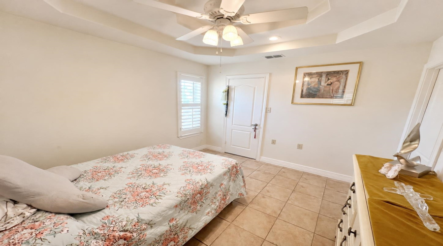 1902 Delmar St., Zapata, Texas 78076, 6 Bedrooms Bedrooms, 8 Rooms Rooms,2 BathroomsBathrooms,Residential,For Sale,1902 Delmar St.,20263895