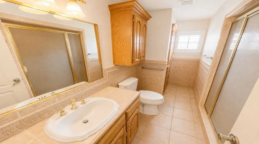 1902 Delmar St., Zapata, Texas 78076, 6 Bedrooms Bedrooms, 8 Rooms Rooms,2 BathroomsBathrooms,Residential,For Sale,1902 Delmar St.,20263895
