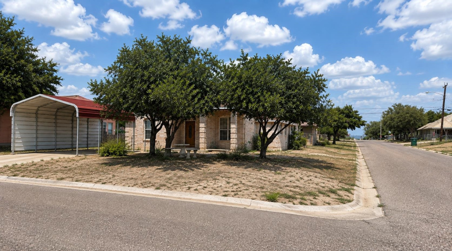1902 Delmar St., Zapata, Texas 78076, 6 Bedrooms Bedrooms, 8 Rooms Rooms,2 BathroomsBathrooms,Residential,For Sale,1902 Delmar St.,20263895