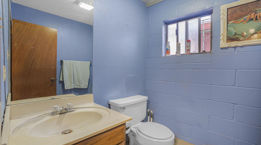 2901 San Agustin Ave, LAREDO, Texas 78040, 1 Room Rooms,3 BathroomsBathrooms,Commercial retail/office,For Sale,2901 San Agustin Ave,20263891