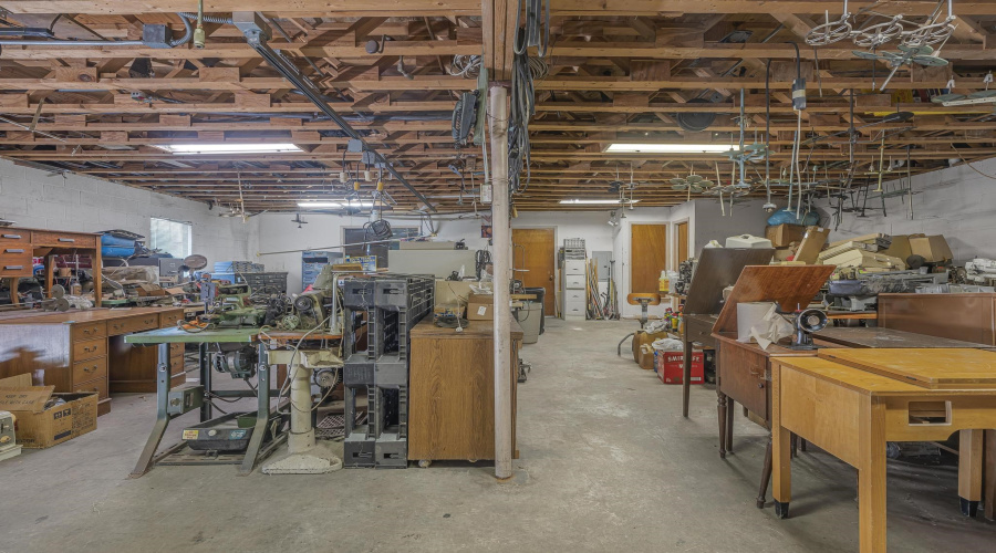 2901 San Agustin Ave, LAREDO, Texas 78040, 1 Room Rooms,3 BathroomsBathrooms,Commercial retail/office,For Sale,2901 San Agustin Ave,20263891