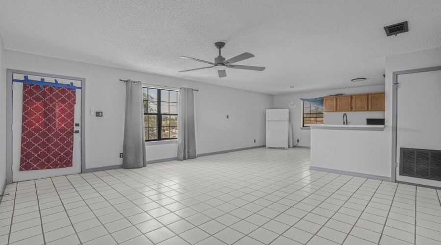 2901 San Agustin Ave, LAREDO, Texas 78040, 1 Room Rooms,3 BathroomsBathrooms,Commercial retail/office,For Sale,2901 San Agustin Ave,20263891