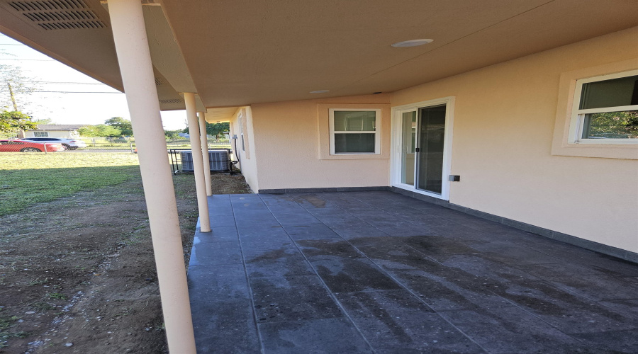 3901 Logan Ave, Laredo, Texas 78041-5012, 4 Bedrooms Bedrooms, 5 Rooms Rooms,2 BathroomsBathrooms,Residential,For Rent,3901 Logan Ave,20263897
