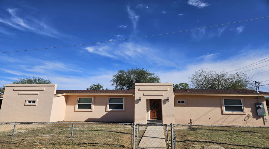 3901 Logan Ave, Laredo, Texas 78041-5012, 4 Bedrooms Bedrooms, 5 Rooms Rooms,2 BathroomsBathrooms,Residential,For Rent,3901 Logan Ave,20263897