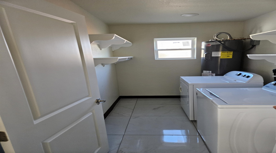 3901 Logan Ave, Laredo, Texas 78041-5012, 4 Bedrooms Bedrooms, 5 Rooms Rooms,2 BathroomsBathrooms,Residential,For Rent,3901 Logan Ave,20263897