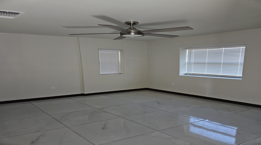 3901 Logan Ave, Laredo, Texas 78041-5012, 4 Bedrooms Bedrooms, 5 Rooms Rooms,2 BathroomsBathrooms,Residential,For Rent,3901 Logan Ave,20263897