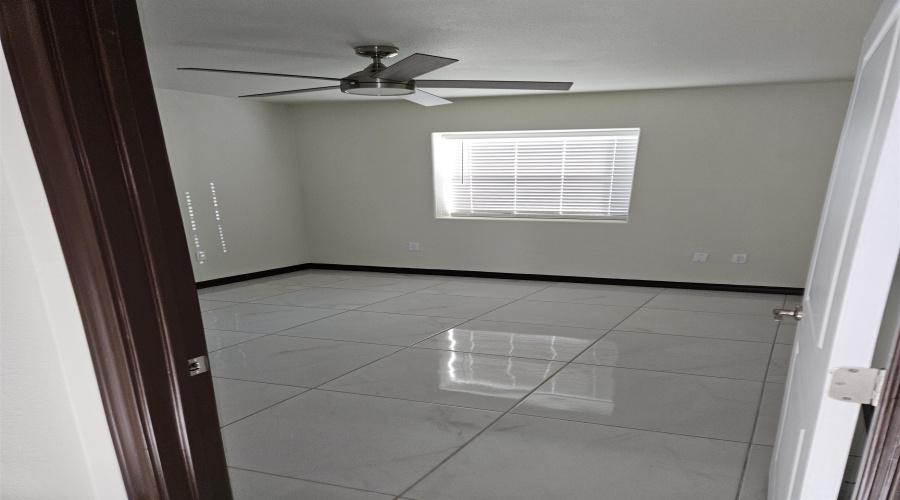 3901 Logan Ave, Laredo, Texas 78041-5012, 4 Bedrooms Bedrooms, 5 Rooms Rooms,2 BathroomsBathrooms,Residential,For Rent,3901 Logan Ave,20263897