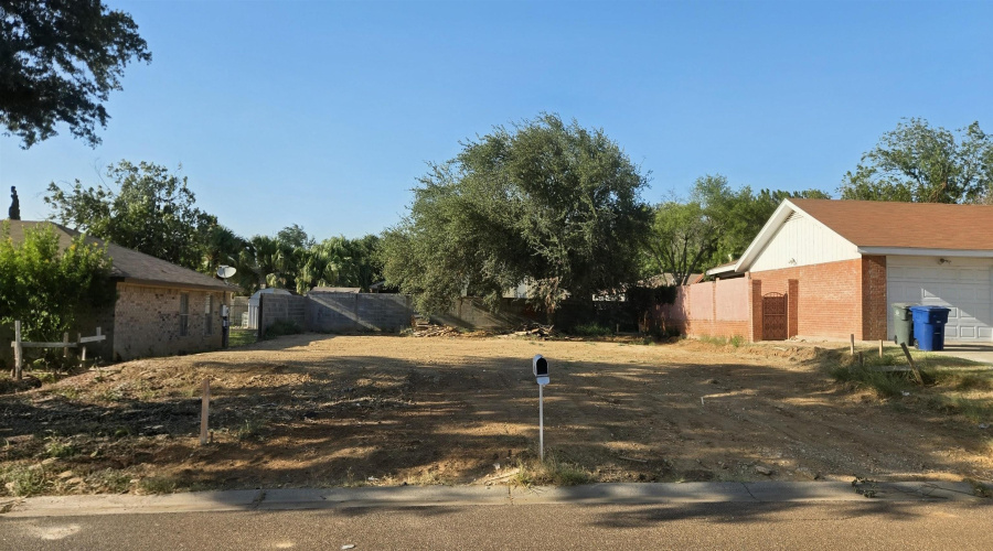 1506 Wildrose Ln, Laredo, Texas 78041, ,Land,For Sale,1506 Wildrose Ln,20263896