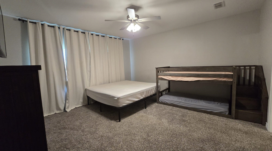 1511 Ocaso Dr., Laredo, Texas 78045, 5 Bedrooms Bedrooms, 8 Rooms Rooms,3 BathroomsBathrooms,Residential,For Sale,1511 Ocaso Dr.,20263082