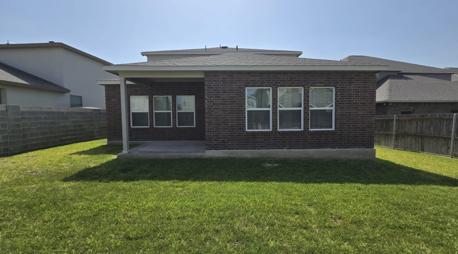 1511 Ocaso Dr., Laredo, Texas 78045, 5 Bedrooms Bedrooms, 8 Rooms Rooms,3 BathroomsBathrooms,Residential,For Sale,1511 Ocaso Dr.,20263082