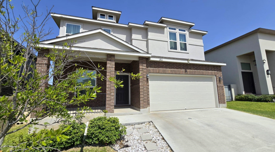 1511 Ocaso Dr., Laredo, Texas 78045, 5 Bedrooms Bedrooms, 8 Rooms Rooms,3 BathroomsBathrooms,Residential,For Sale,1511 Ocaso Dr.,20263082