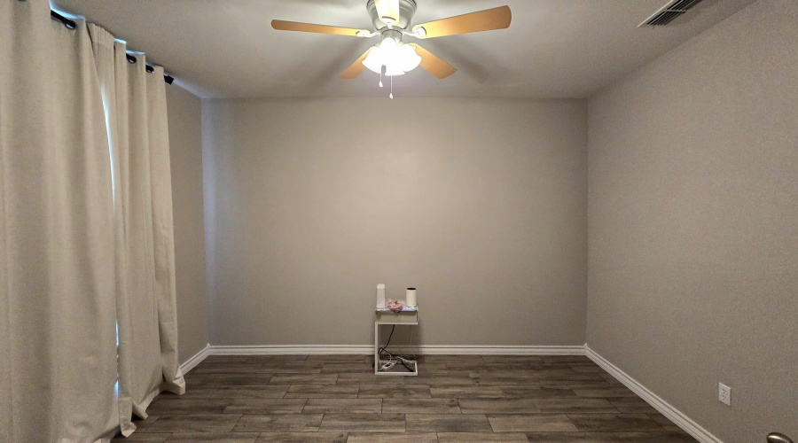 1511 Ocaso Dr., Laredo, Texas 78045, 5 Bedrooms Bedrooms, 8 Rooms Rooms,3 BathroomsBathrooms,Residential,For Sale,1511 Ocaso Dr.,20263082