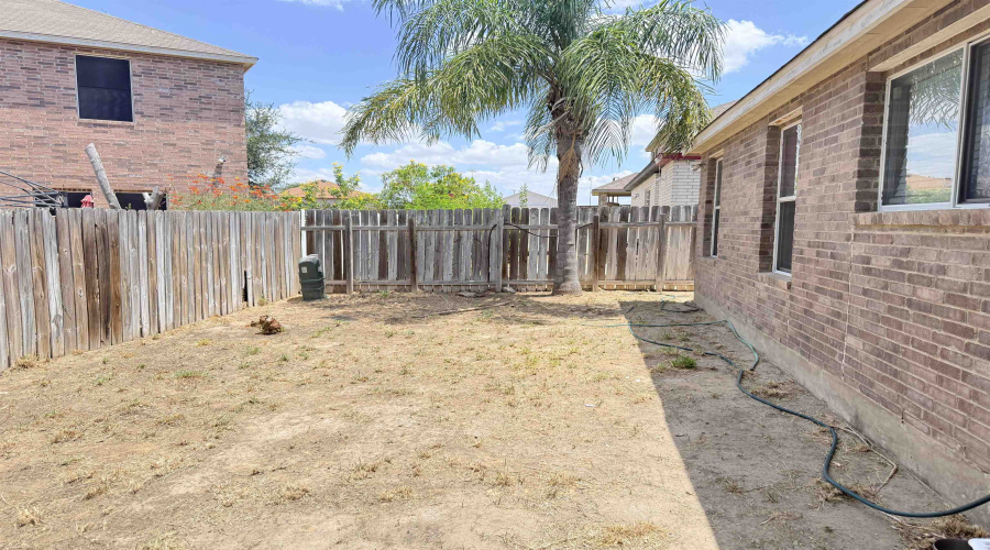 505 Valnera Dr, Laredo, Texas 78043, 3 Bedrooms Bedrooms, 5 Rooms Rooms,2 BathroomsBathrooms,Residential,For Sale,505 Valnera Dr,20263901