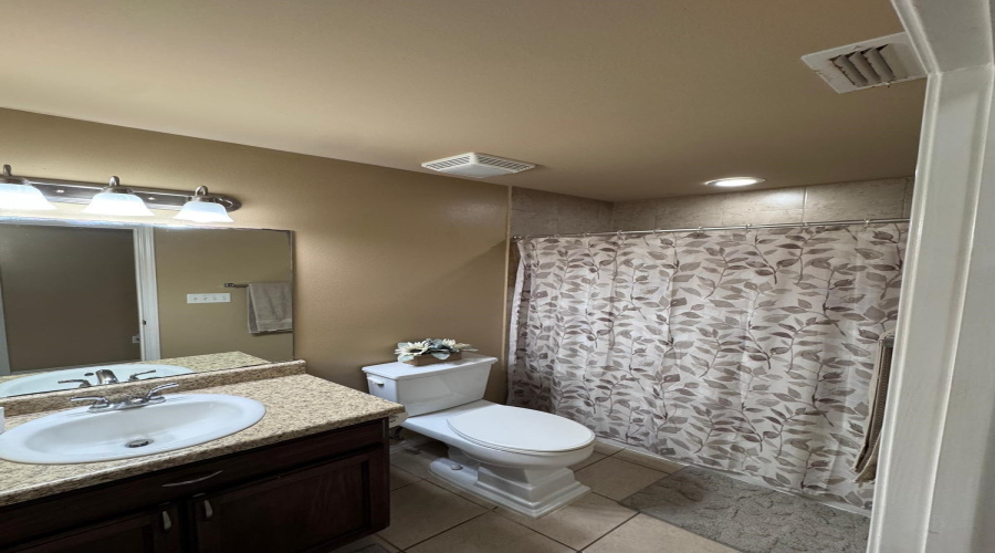 5507 Palestine Dr, Laredo, Texas 78046, 3 Bedrooms Bedrooms, 5 Rooms Rooms,2 BathroomsBathrooms,Residential,For Sale,5507 Palestine Dr,20263902