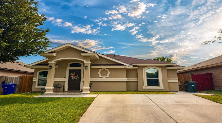 5507 Palestine Dr, Laredo, Texas 78046, 3 Bedrooms Bedrooms, 5 Rooms Rooms,2 BathroomsBathrooms,Residential,For Sale,5507 Palestine Dr,20263902