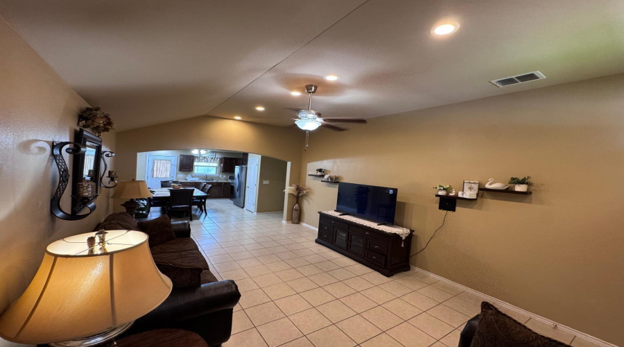 5507 Palestine Dr, Laredo, Texas 78046, 3 Bedrooms Bedrooms, 5 Rooms Rooms,2 BathroomsBathrooms,Residential,For Sale,5507 Palestine Dr,20263902