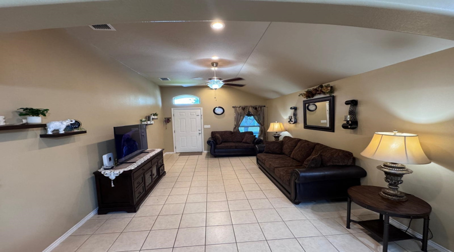 5507 Palestine Dr, Laredo, Texas 78046, 3 Bedrooms Bedrooms, 5 Rooms Rooms,2 BathroomsBathrooms,Residential,For Sale,5507 Palestine Dr,20263902