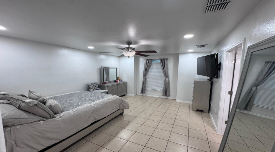 5507 Palestine Dr, Laredo, Texas 78046, 3 Bedrooms Bedrooms, 5 Rooms Rooms,2 BathroomsBathrooms,Residential,For Sale,5507 Palestine Dr,20263902