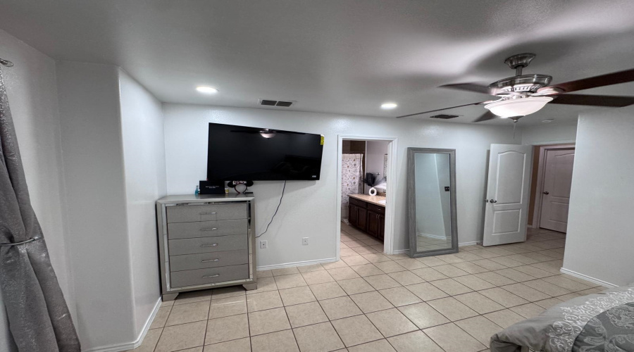 5507 Palestine Dr, Laredo, Texas 78046, 3 Bedrooms Bedrooms, 5 Rooms Rooms,2 BathroomsBathrooms,Residential,For Sale,5507 Palestine Dr,20263902