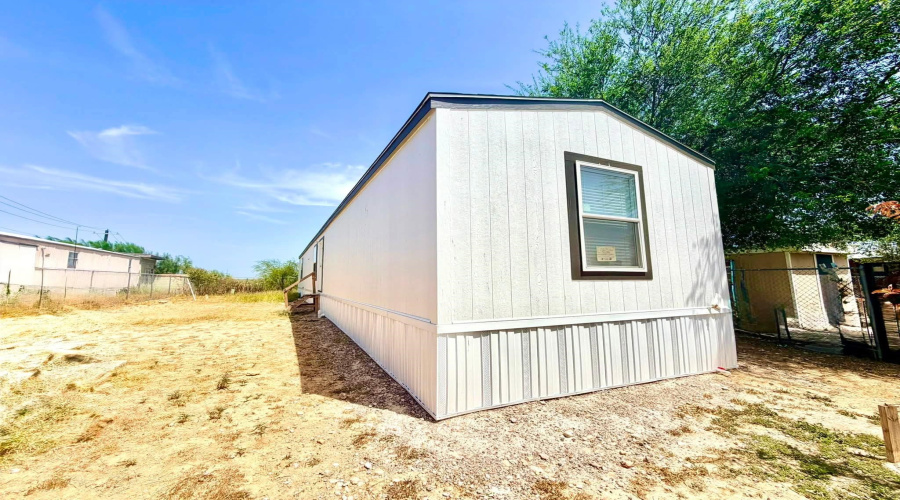 3603 Cielo Dr, Laredo, Texas 78046, 3 Bedrooms Bedrooms, 5 Rooms Rooms,2 BathroomsBathrooms,Residential,For Sale,3603 Cielo Dr,20263905
