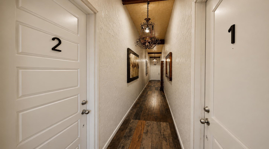 3710 San Bernardo Ave, Laredo, Texas 78041, 1 Room Rooms,4 BathroomsBathrooms,Commercial retail/office,For Sale,3710 San Bernardo Ave,20263906