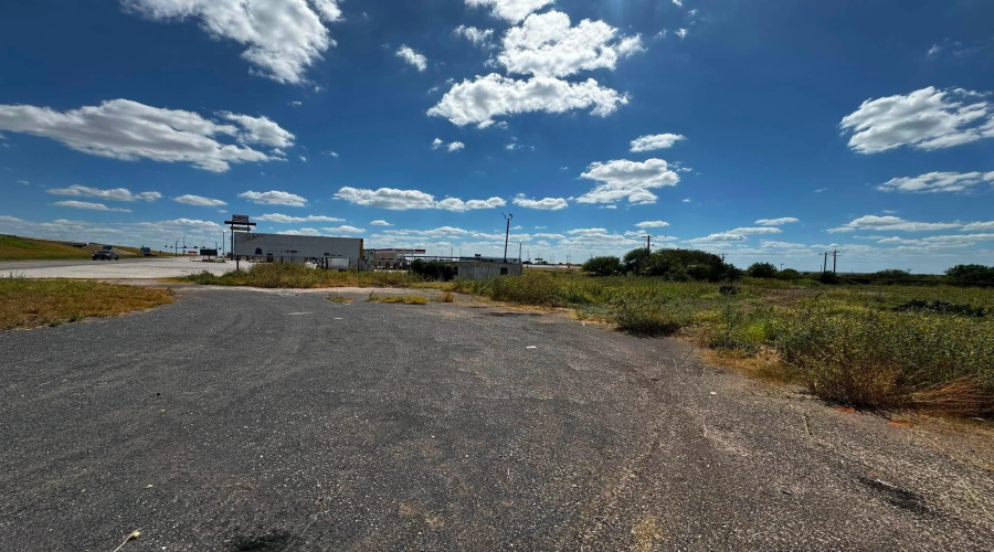 251 N IH-35, Peasall, Texas 78061, ,Land,For Sale,251 N IH-35,20263911