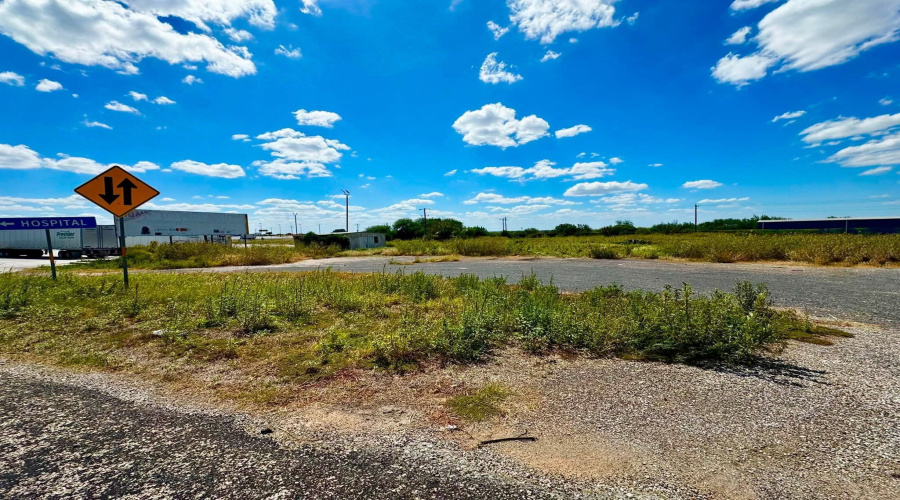 251 N IH-35, Peasall, Texas 78061, ,Land,For Sale,251 N IH-35,20263911