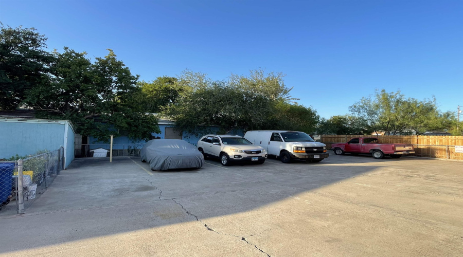 2401 San Francisco Ave, LAREDOO, Texas 78040, ,Multi-family,For Sale,2401 San Francisco Ave,20263912