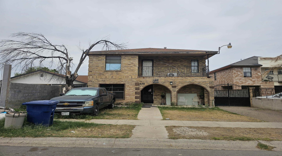 224 Segovia Dr, Laredo, Texas 78046, 5 Bedrooms Bedrooms, 7 Rooms Rooms,4 BathroomsBathrooms,Residential,For Sale,224 Segovia Dr,20261256