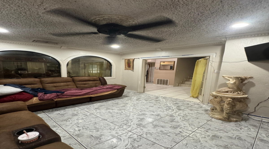 224 Segovia Dr, Laredo, Texas 78046, 5 Bedrooms Bedrooms, 7 Rooms Rooms,4 BathroomsBathrooms,Residential,For Sale,224 Segovia Dr,20261256