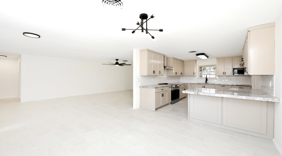 704 Sesame Ln, Laredo, Texas 78045, 3 Bedrooms Bedrooms, 5 Rooms Rooms,2 BathroomsBathrooms,Residential,For Sale,704 Sesame Ln,20263908