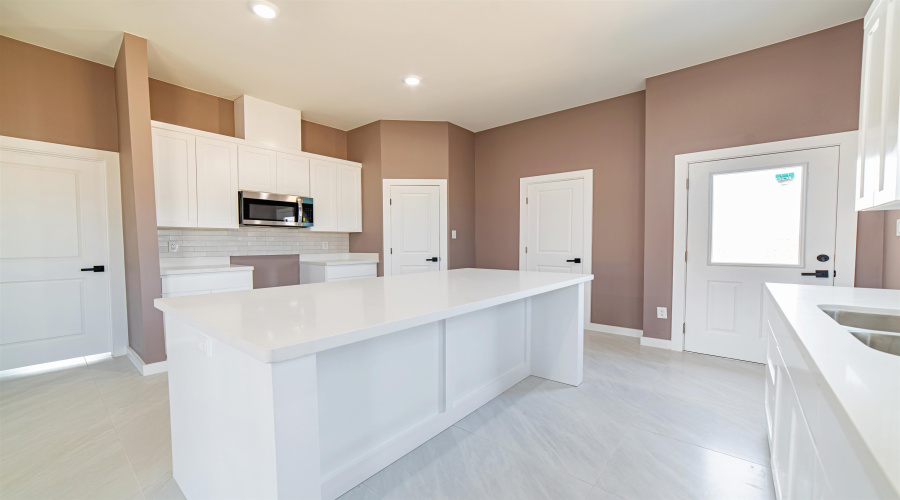 115 Lusitano Dr., Laredo, Texas 78046, 3 Bedrooms Bedrooms, 5 Rooms Rooms,2 BathroomsBathrooms,Residential,For Sale,115 Lusitano Dr.,20263909