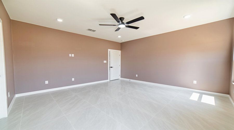 115 Lusitano Dr., Laredo, Texas 78046, 3 Bedrooms Bedrooms, 5 Rooms Rooms,2 BathroomsBathrooms,Residential,For Sale,115 Lusitano Dr.,20263909