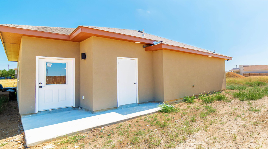 115 Lusitano Dr., Laredo, Texas 78046, 3 Bedrooms Bedrooms, 5 Rooms Rooms,2 BathroomsBathrooms,Residential,For Sale,115 Lusitano Dr.,20263909