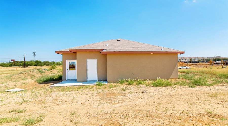115 Lusitano Dr., Laredo, Texas 78046, 3 Bedrooms Bedrooms, 5 Rooms Rooms,2 BathroomsBathrooms,Residential,For Sale,115 Lusitano Dr.,20263909