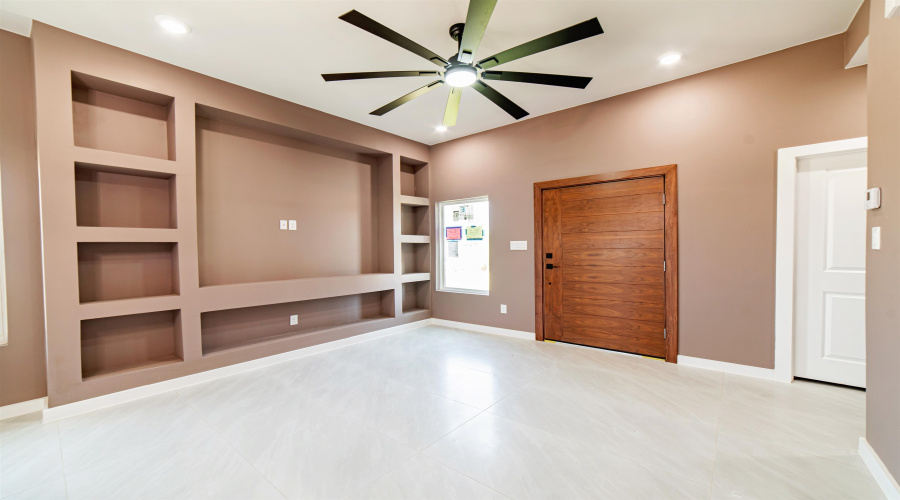 115 Lusitano Dr., Laredo, Texas 78046, 3 Bedrooms Bedrooms, 5 Rooms Rooms,2 BathroomsBathrooms,Residential,For Sale,115 Lusitano Dr.,20263909