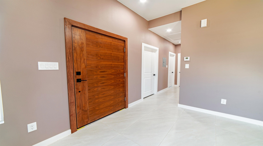 115 Lusitano Dr., Laredo, Texas 78046, 3 Bedrooms Bedrooms, 5 Rooms Rooms,2 BathroomsBathrooms,Residential,For Sale,115 Lusitano Dr.,20263909