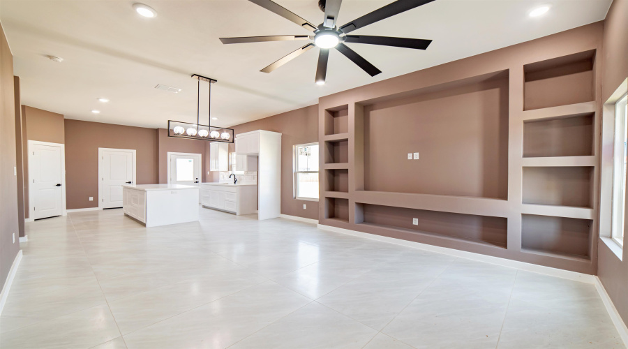 115 Lusitano Dr., Laredo, Texas 78046, 3 Bedrooms Bedrooms, 5 Rooms Rooms,2 BathroomsBathrooms,Residential,For Sale,115 Lusitano Dr.,20263909