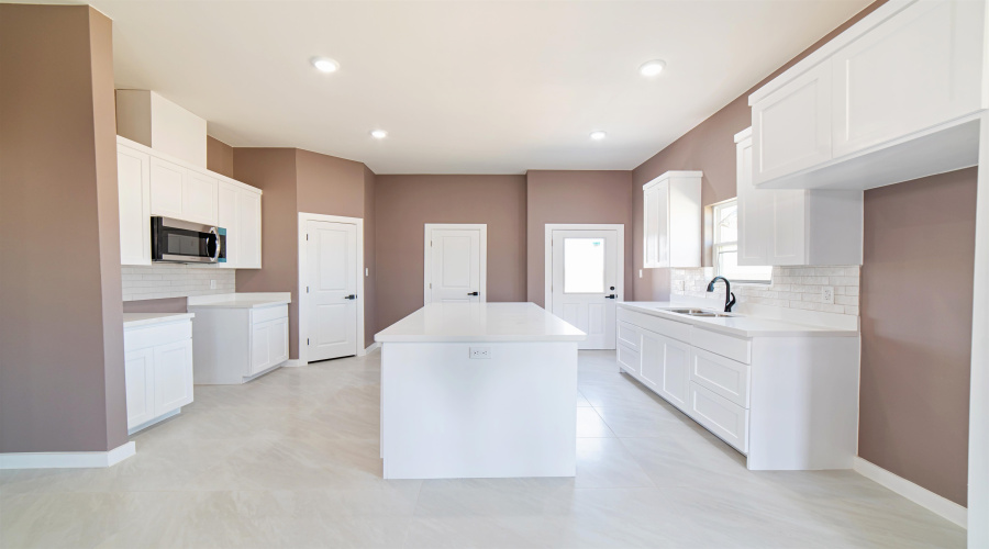 115 Lusitano Dr., Laredo, Texas 78046, 3 Bedrooms Bedrooms, 5 Rooms Rooms,2 BathroomsBathrooms,Residential,For Sale,115 Lusitano Dr.,20263909