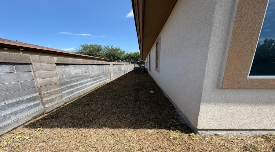 2943 Mehlhorn Lp, Laredo, Texas 78045, 4 Bedrooms Bedrooms, 8 Rooms Rooms,3 BathroomsBathrooms,Residential,For Sale,2943 Mehlhorn Lp,20261322