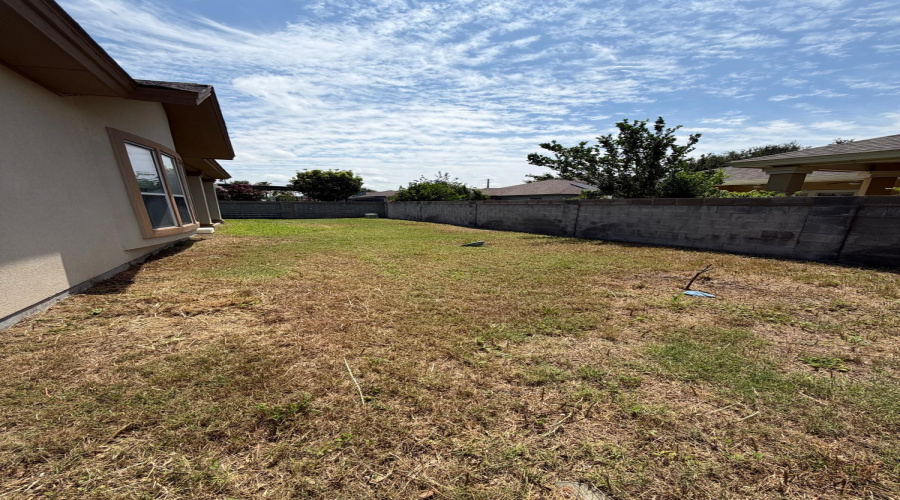 2943 Mehlhorn Lp, Laredo, Texas 78045, 4 Bedrooms Bedrooms, 8 Rooms Rooms,3 BathroomsBathrooms,Residential,For Sale,2943 Mehlhorn Lp,20261322