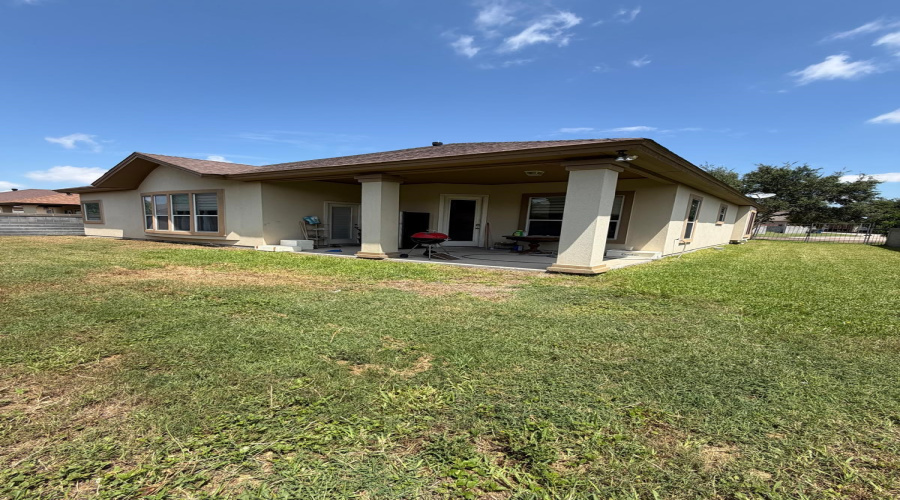 2943 Mehlhorn Lp, Laredo, Texas 78045, 4 Bedrooms Bedrooms, 8 Rooms Rooms,3 BathroomsBathrooms,Residential,For Sale,2943 Mehlhorn Lp,20261322