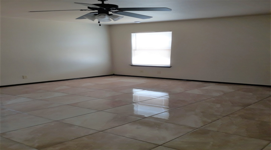 11119 Paso De Jacinto Lp, Laredo, Texas 78045, 3 Bedrooms Bedrooms, 5 Rooms Rooms,2 BathroomsBathrooms,Residential,For Sale,11119 Paso De Jacinto Lp,20263914