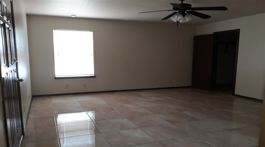 11119 Paso De Jacinto Lp, Laredo, Texas 78045, 3 Bedrooms Bedrooms, 5 Rooms Rooms,2 BathroomsBathrooms,Residential,For Sale,11119 Paso De Jacinto Lp,20263914