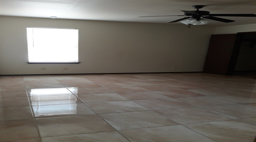 11119 Paso De Jacinto Lp, Laredo, Texas 78045, 3 Bedrooms Bedrooms, 5 Rooms Rooms,2 BathroomsBathrooms,Residential,For Sale,11119 Paso De Jacinto Lp,20263914