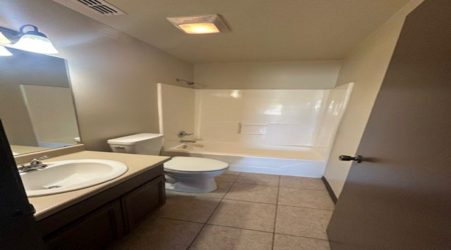 11119 Paso De Jacinto Lp, Laredo, Texas 78045, 3 Bedrooms Bedrooms, 5 Rooms Rooms,2 BathroomsBathrooms,Residential,For Sale,11119 Paso De Jacinto Lp,20263914