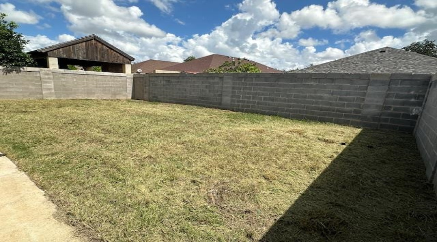 11119 Paso De Jacinto Lp, Laredo, Texas 78045, 3 Bedrooms Bedrooms, 5 Rooms Rooms,2 BathroomsBathrooms,Residential,For Sale,11119 Paso De Jacinto Lp,20263914