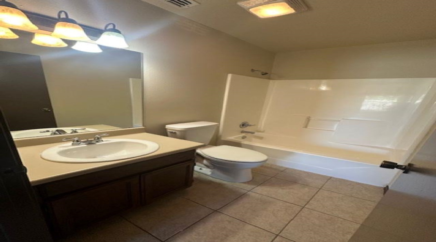 11119 Paso De Jacinto Lp, Laredo, Texas 78045, 3 Bedrooms Bedrooms, 5 Rooms Rooms,2 BathroomsBathrooms,Residential,For Sale,11119 Paso De Jacinto Lp,20263914